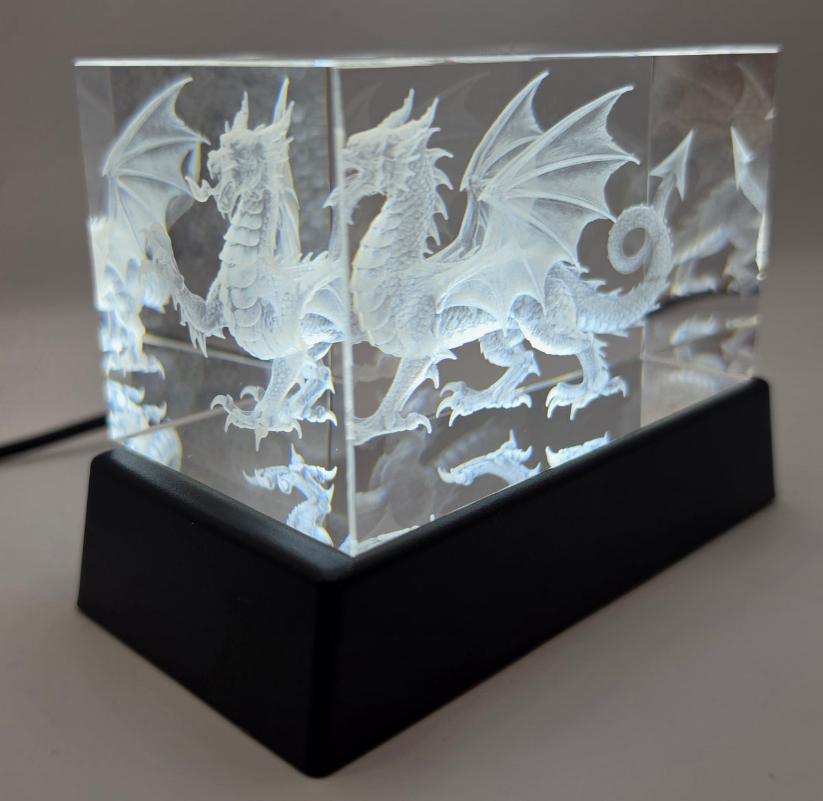 3D Welsh Dragon K9 Crystal Light – 60 × 60 × 100mm